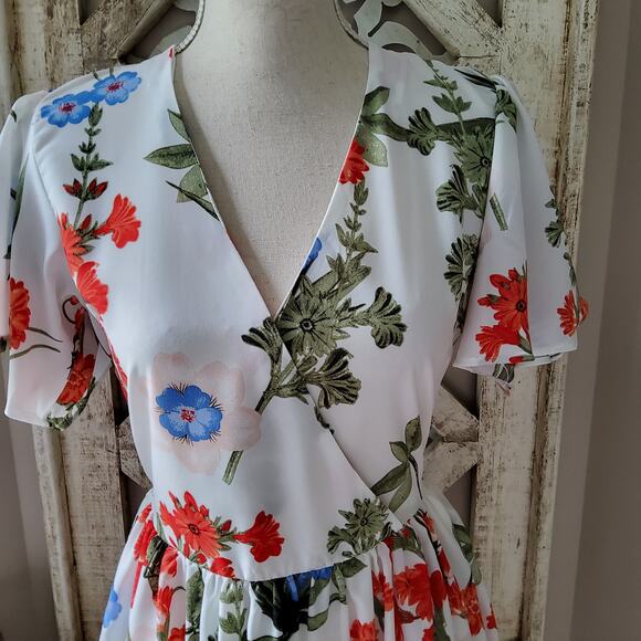 Runway Paris Women's Faux Wrap Surplice Mini A-Line Dress in Floral - Picture 3 of 14